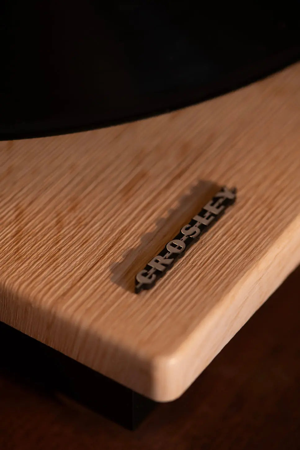 Tourne-disque avec haut-parleurs